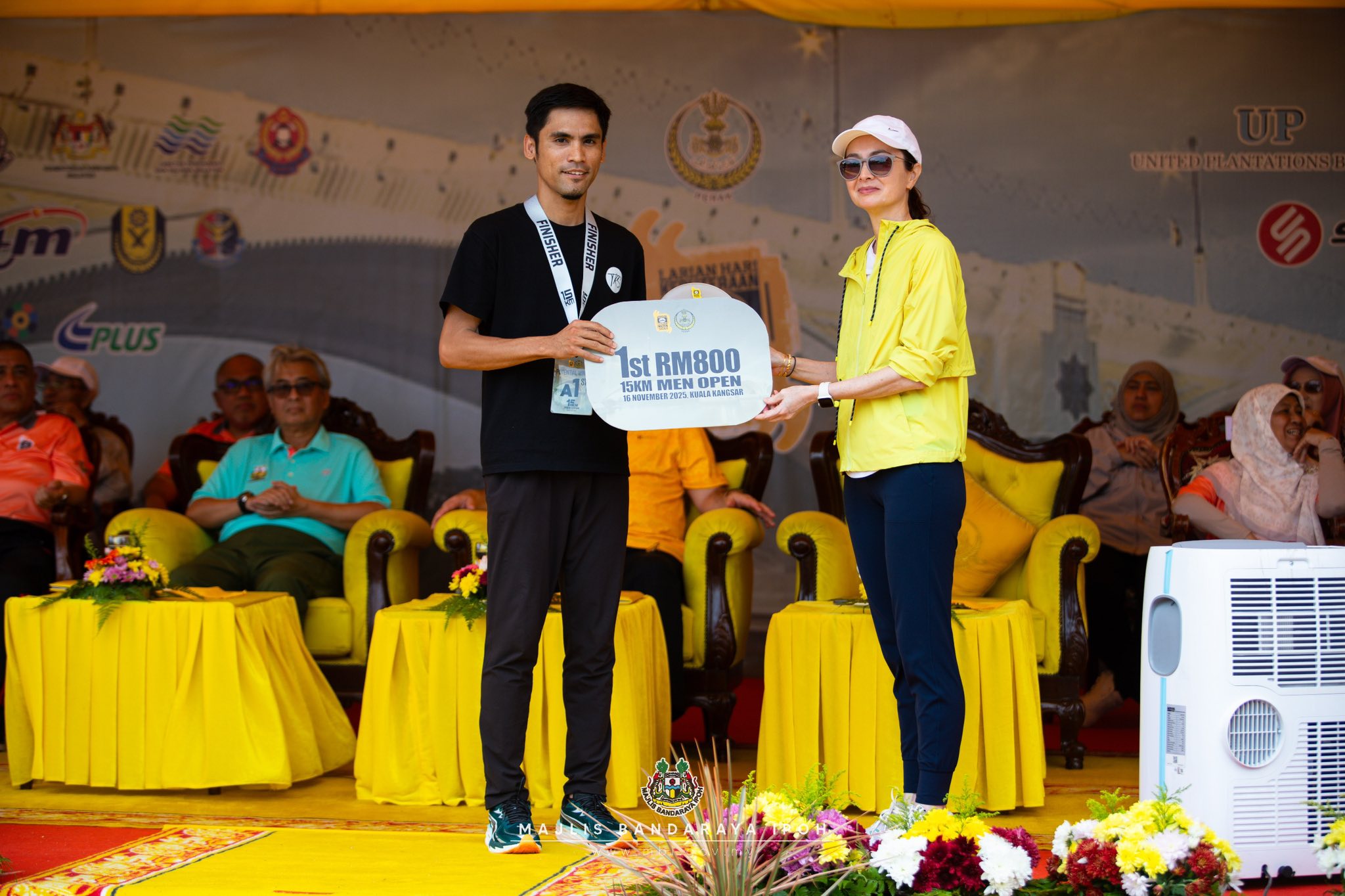 583988764 1227617302724121 196767281884264922 N