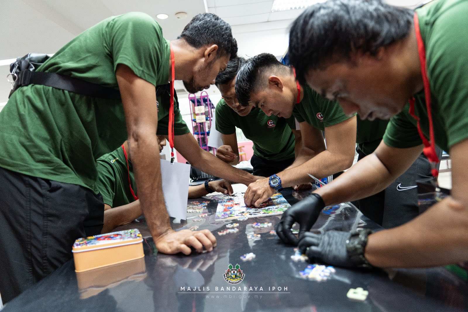 585982771 1231352102350641 1713762248505728195 N