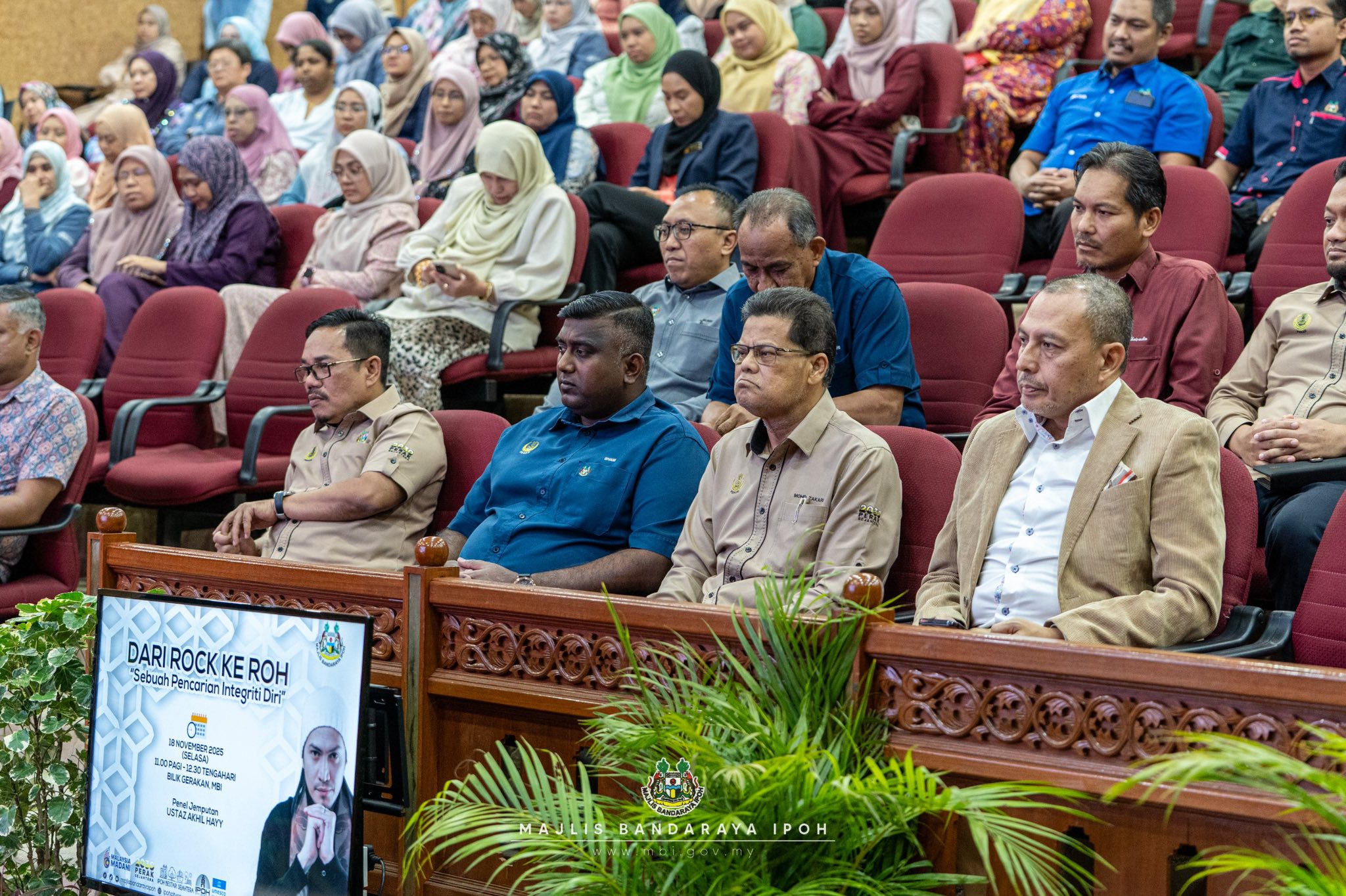 584533972 1229124569240061 7909398867024363072 N